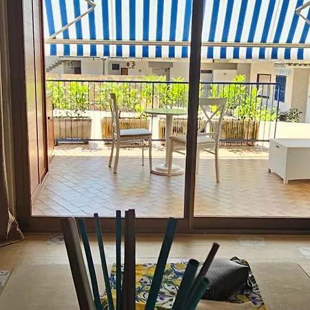 Marisa House Daire Giardini Naxos